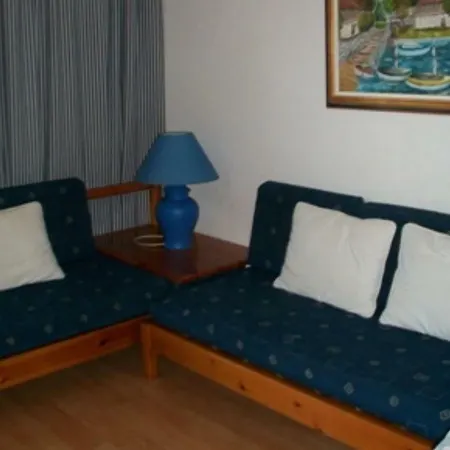 Sleeps 4 Pool T425152